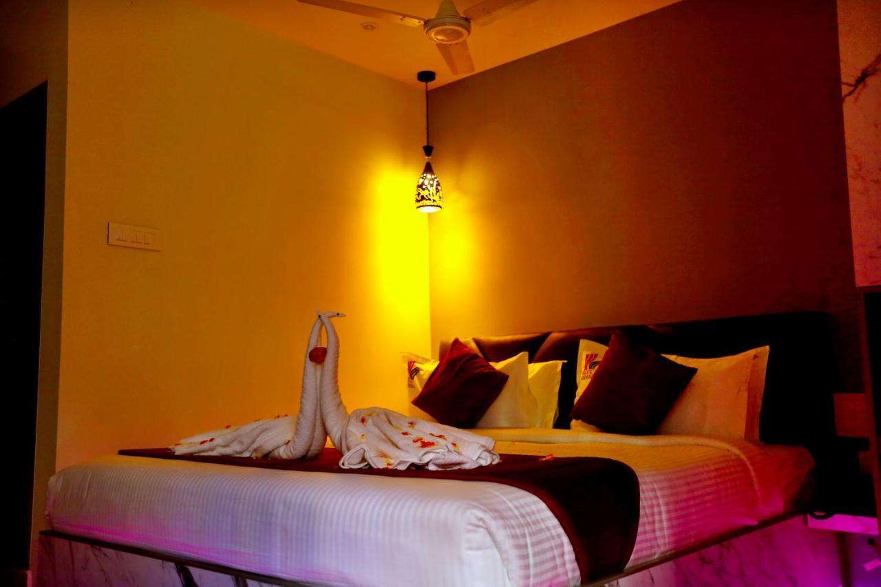 Hotel Kek Grand Park Csennai Kültér fotó