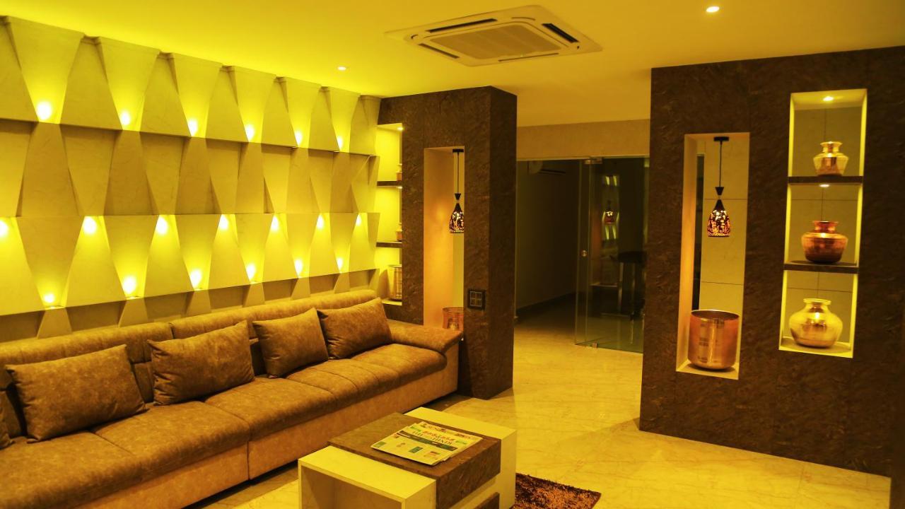 Hotel Kek Grand Park Csennai Kültér fotó