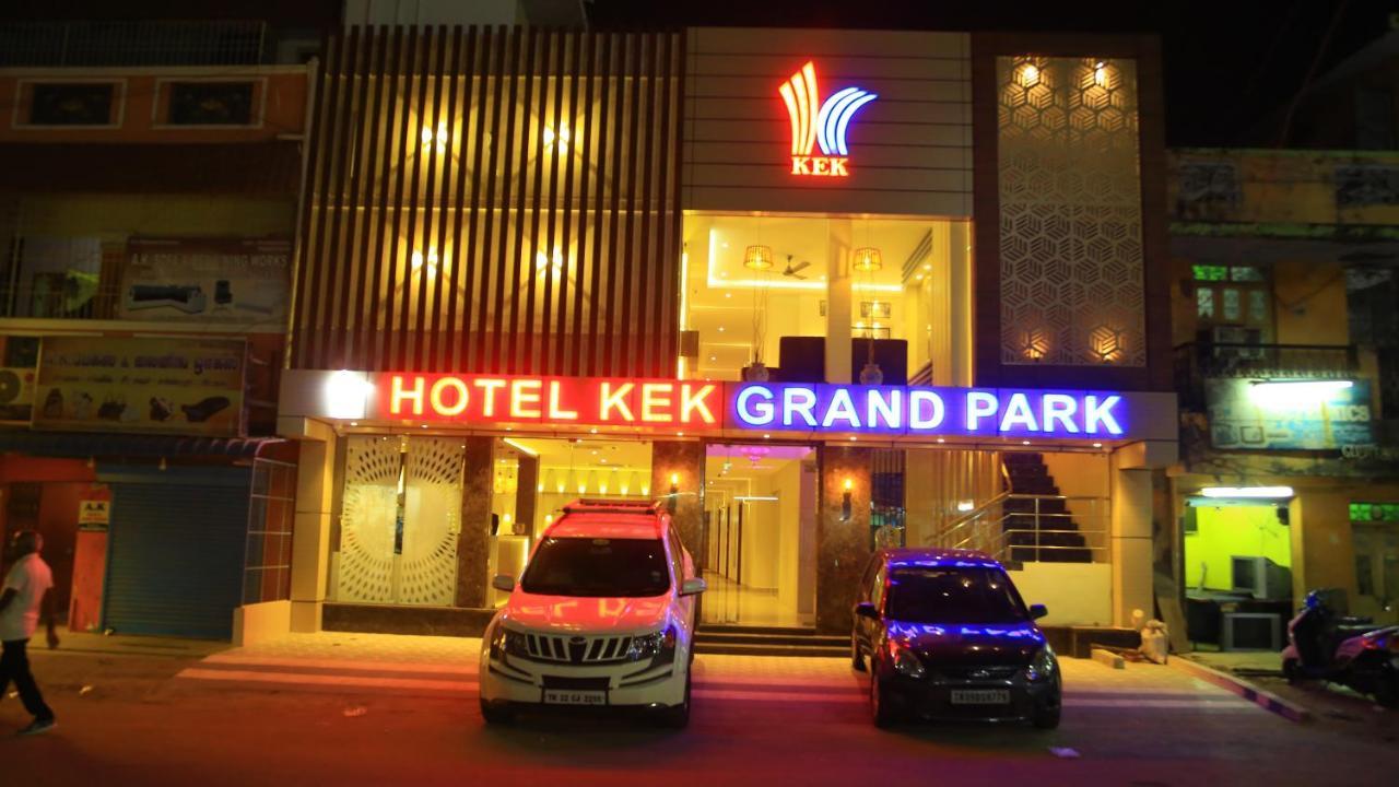 Hotel Kek Grand Park Csennai Kültér fotó